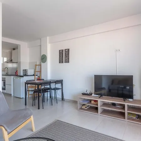 Apartment With Balcony In By Costarentals - Ref 92 *
