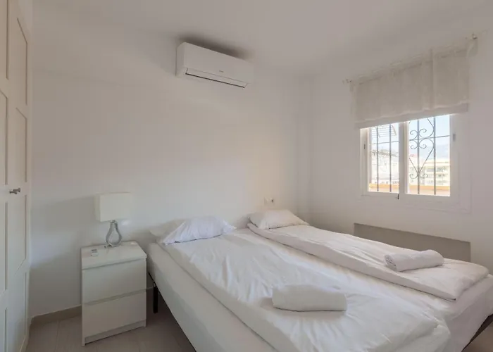 With Balcony By Costarentals - Ref 92 *